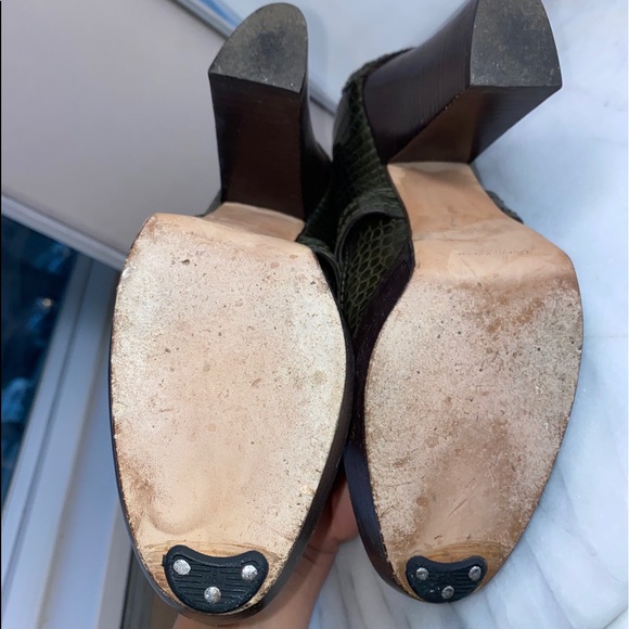 Donna Karan Green Croc Leather Platform Y2K Stock Heels Old money
Quiet Luxury - Picture 8 of 12